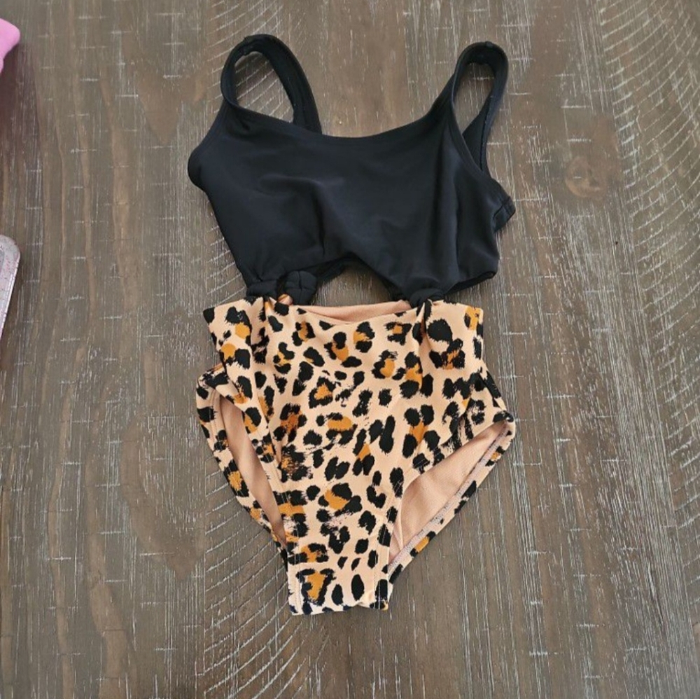 Girls 4t one piece swimsuit and cover up